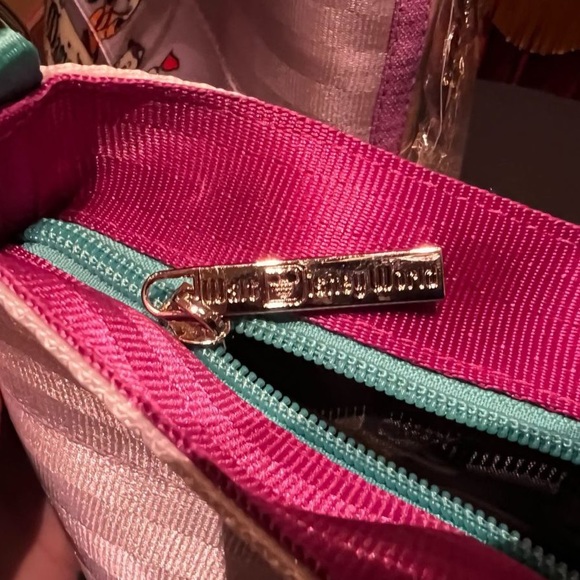 Harveys Vault 50th Disney medium streamline tote NWT - Picture 8 of 10